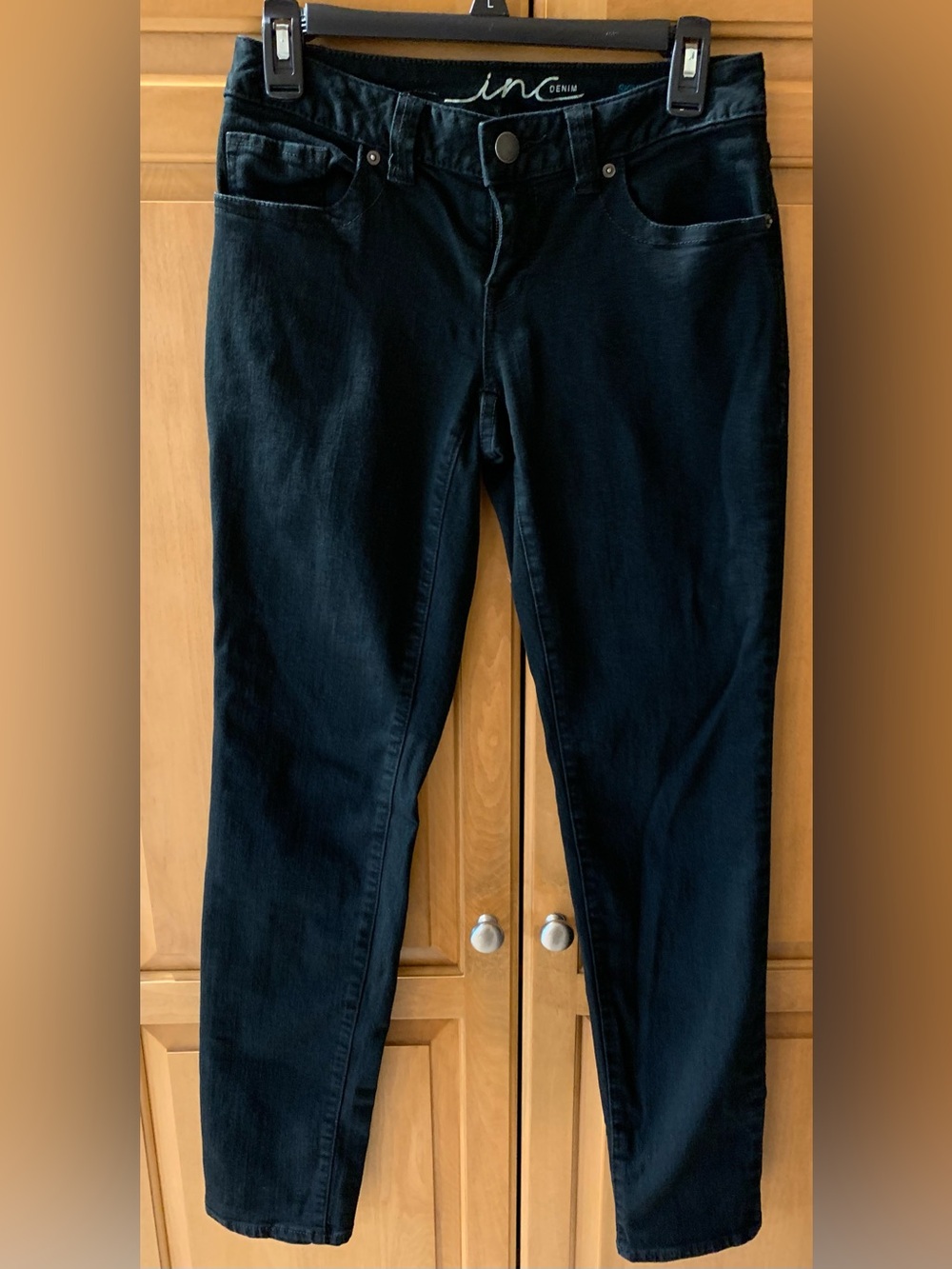 INC Black Women’s Skinny Leg Denim Jeans Size 2